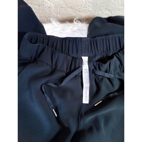 EUC Size 6 Lululemon On The Fly Jogger - Picture 4 of 4